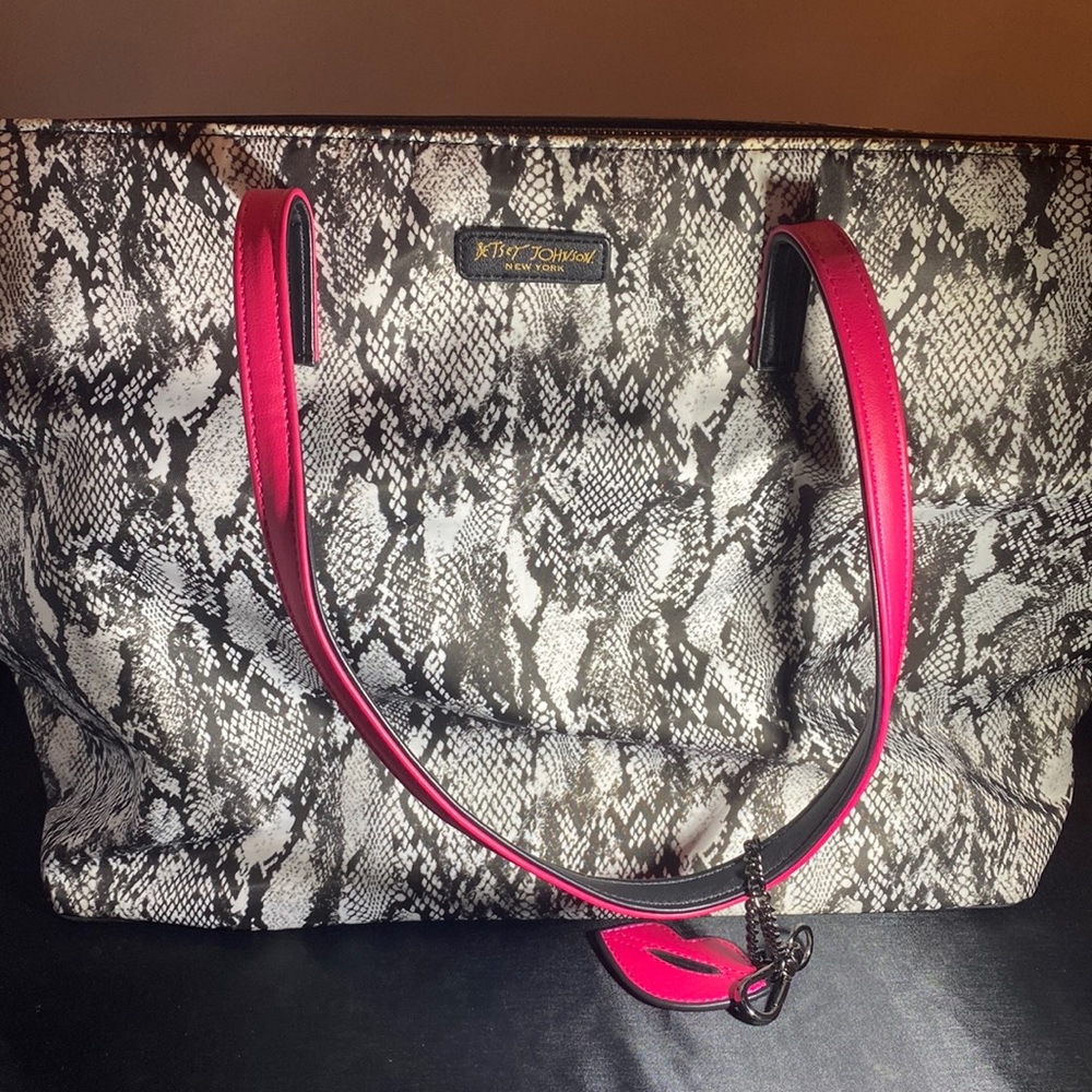 Betsey Johnson New York bag